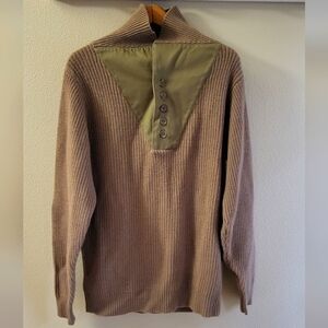 National Geographic wool sweater. Size medium. Color khaki green.